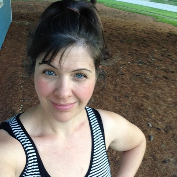 Meet your Posher, Beth - Picture 1 of 1